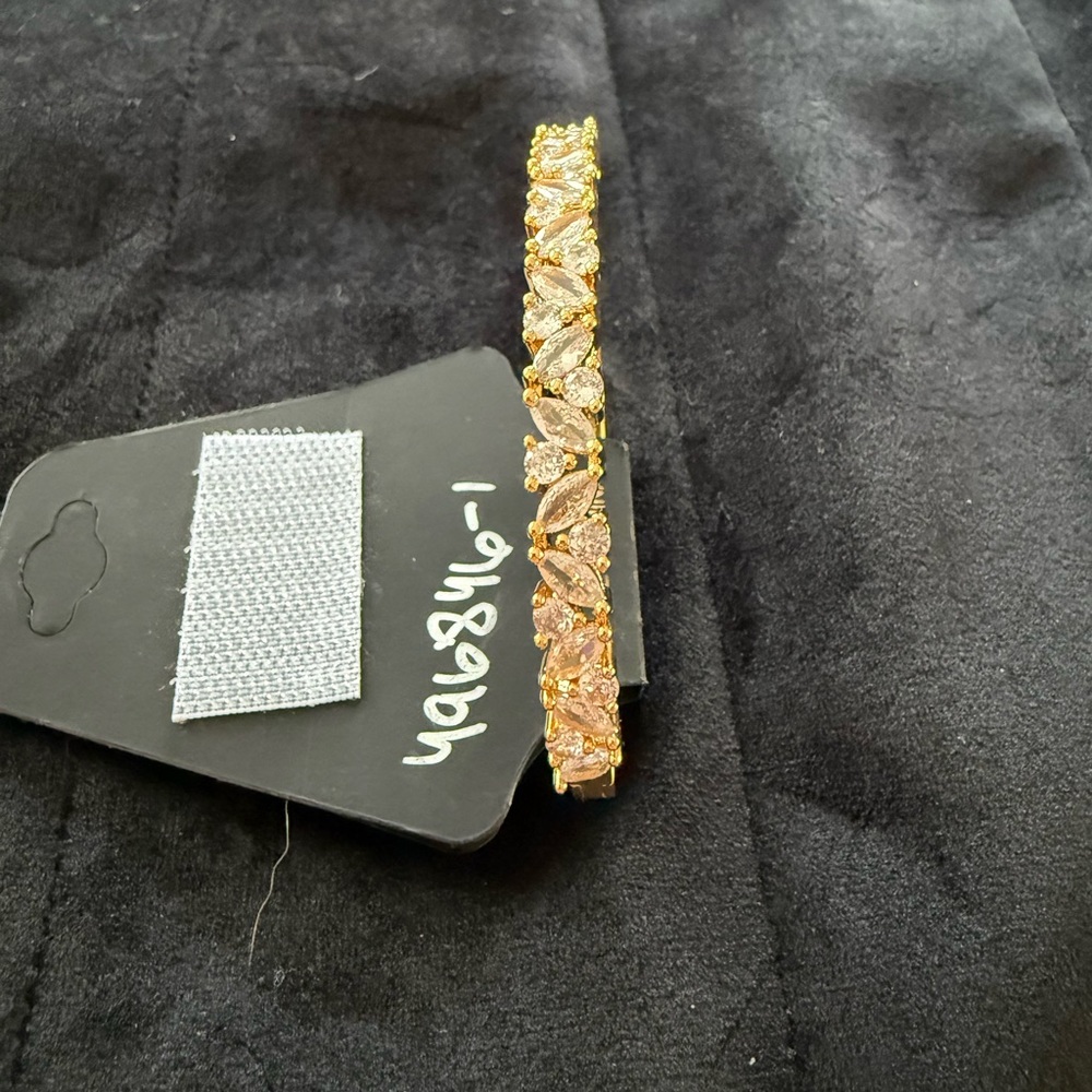 NEW! nOir Gold and Crystal Bracelet - Picture 6 of 8
